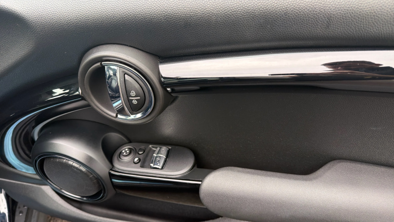 MINI Hatchback 135kW Cooper S Level 3 33kWh 3dr Auto Electric Hatchback